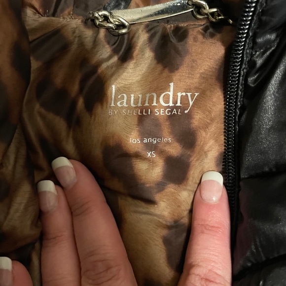 Nice coat - Picture 3 of 3